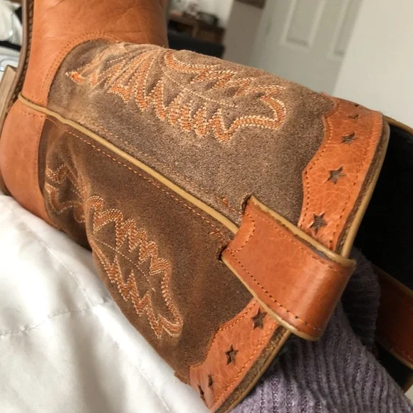 Gorgeous camel brown western square toe boots - Picture 10 of 12